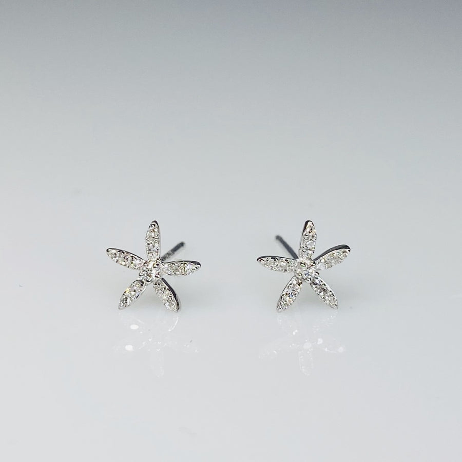 14 Karat White Gold Daisy Flower Diamond Earrings 0.06ct