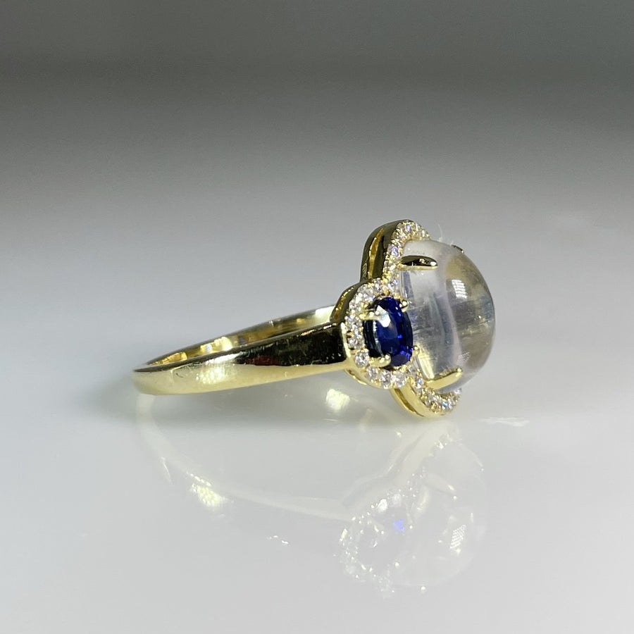 18K Yellow Gold Moonstone Sapphire and Diamond Ring 2.70/0.56/0.22ct