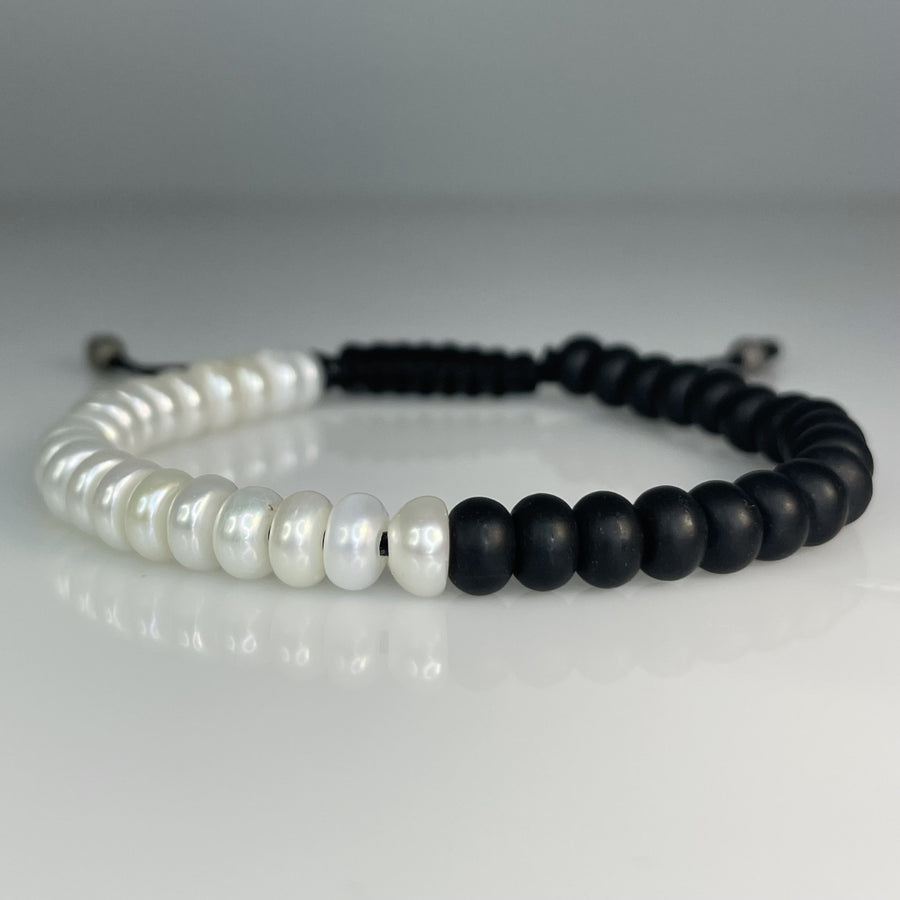 Pearl and Black Onyx Macrame Bracelet 6mm