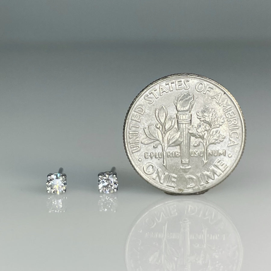 14K White Gold Diamond Stud Earrings 0.20ct