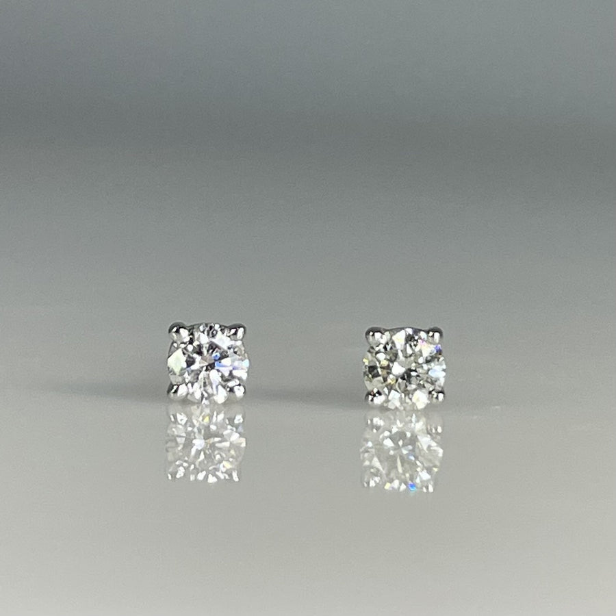 14K White Gold Diamond Stud Earrings 0.16ct