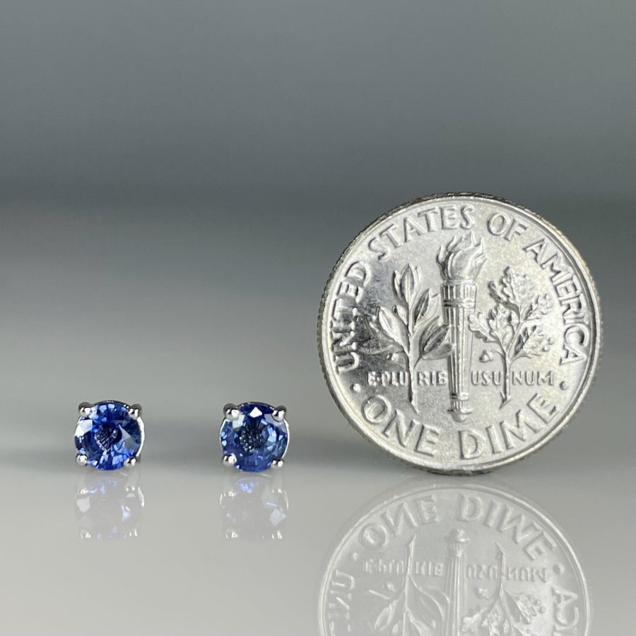 14K White Gold Blue Sapphire Stud Earrings 0.90ct